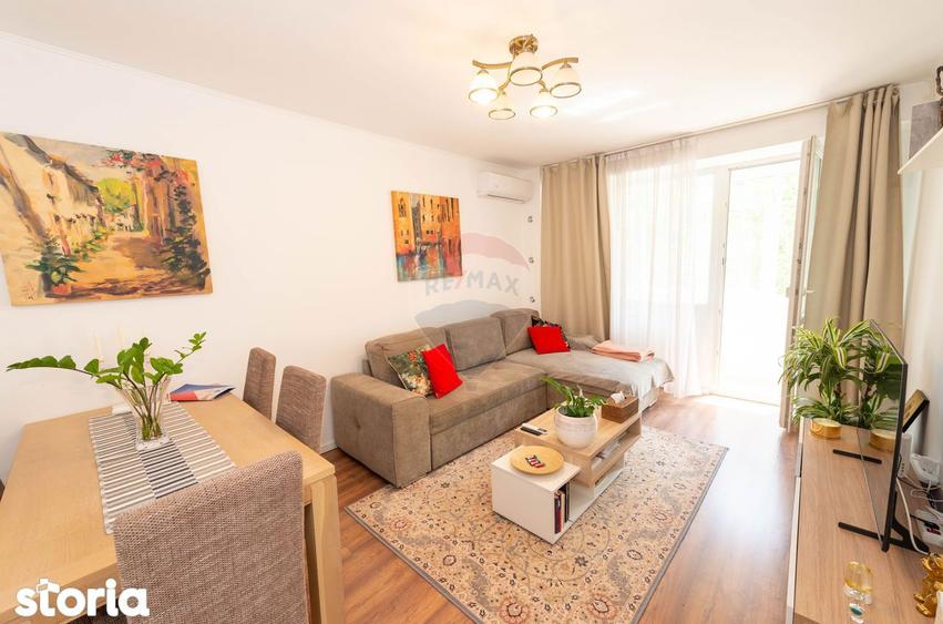 Apartament cu 3 camere, mobilat în Tei