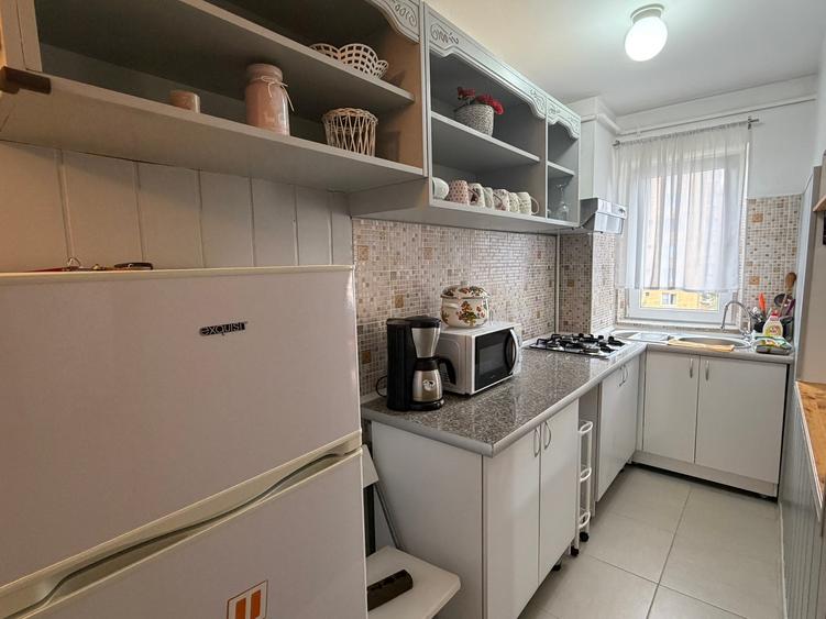 Apartament cu 2 camere semidecomandat în Craiter