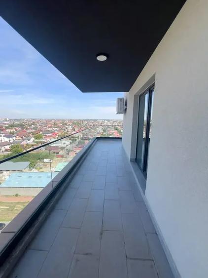 Apartament cu 4 camere semidecomandat în Titan