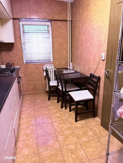 Apartament cu 3 camere decomandat în Drumul Taberei