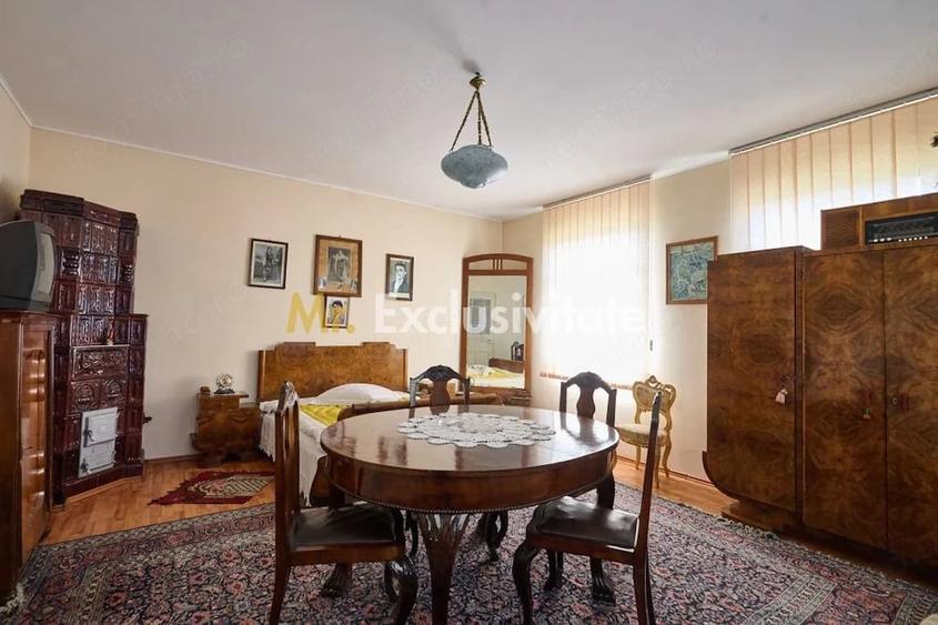 Casă cu 4 camere cu Teren 9915 Mp în Central