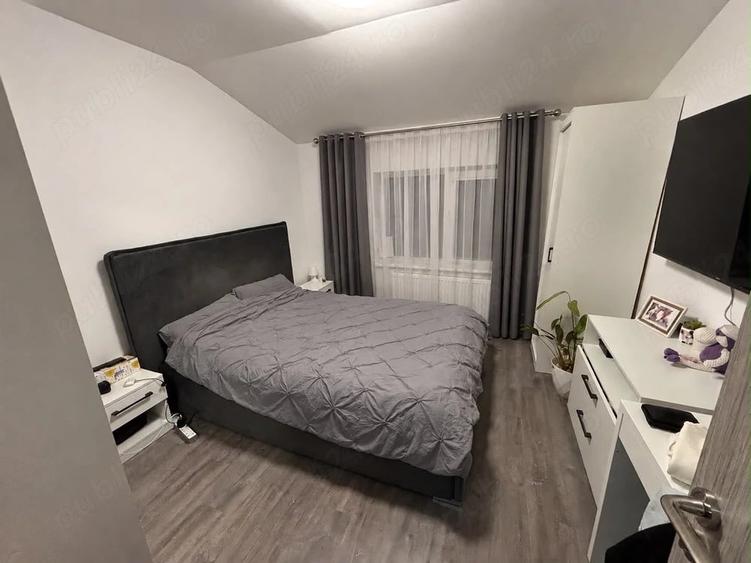 Apartament cu 3 camere decomandat în Dâmbovița
