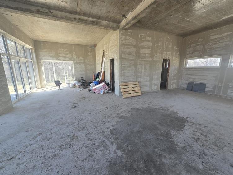 Spațiu comercial, de 130 mp, în Braytim