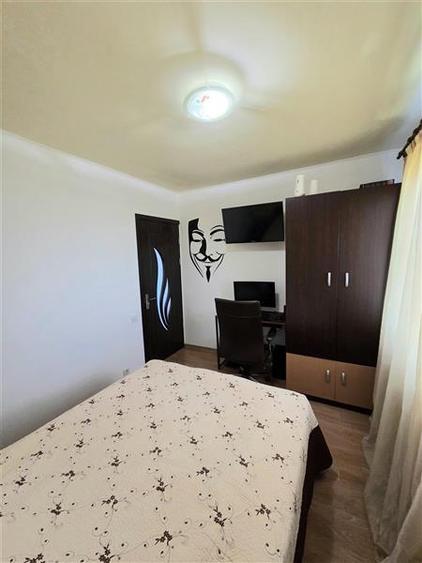 Apartament cu 3 camere semidecomandat, mobilat în Inel II
