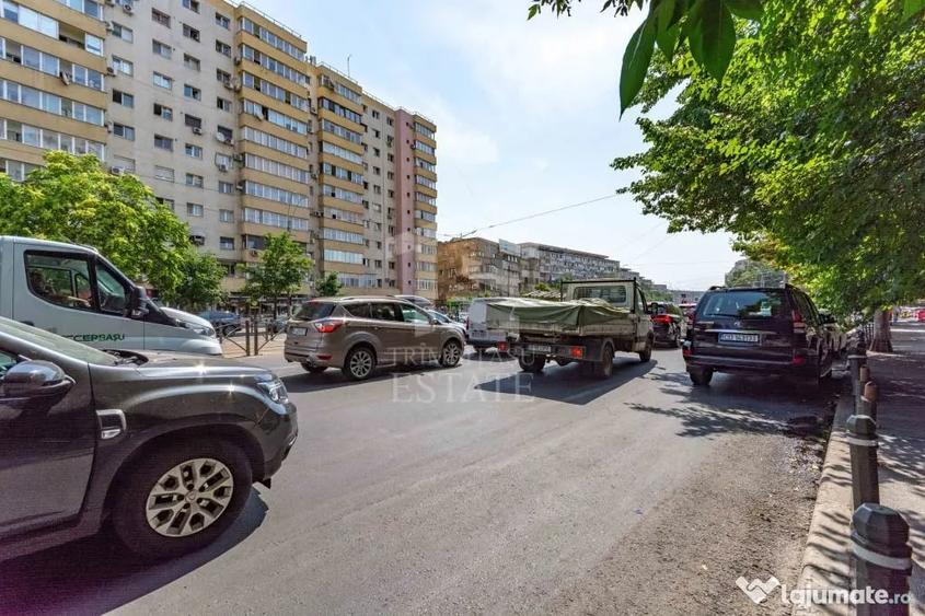 Apartament cu 3 camere semidecomandat în Mihai Bravu