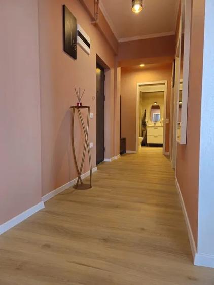 Apartament cu 3 camere decomandat în Năvodari