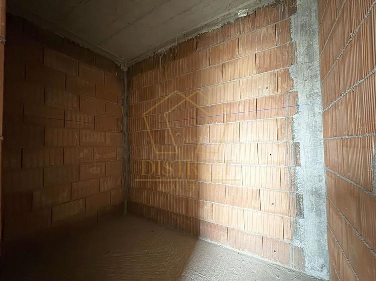 Duplex cu 5 camere cu Canalizare în Giroc