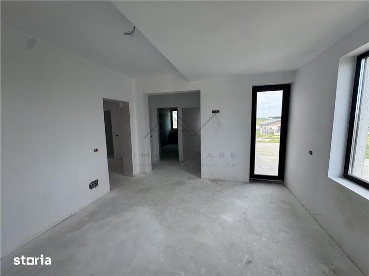 Casă cu 7 camere cu Teren 550 Mp în Ciorogârla