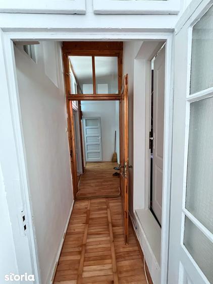 Casă cu 4 camere decomandat cu Canalizare în Gruia