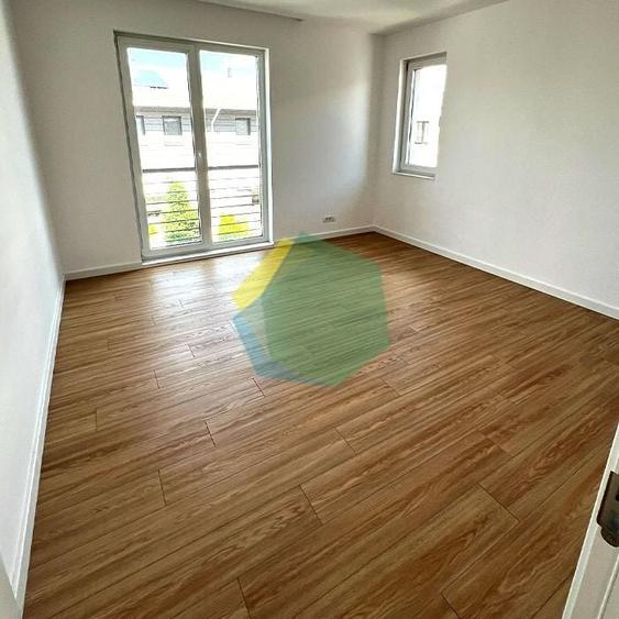 Casă individuală cu 5 camere cu Canalizare în Odăile