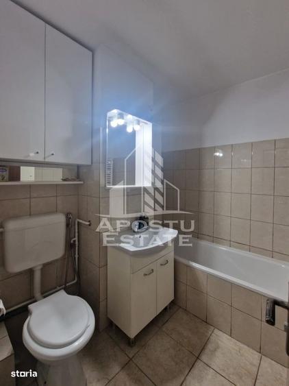 Apartament cu 3 camere, mobilat în Central