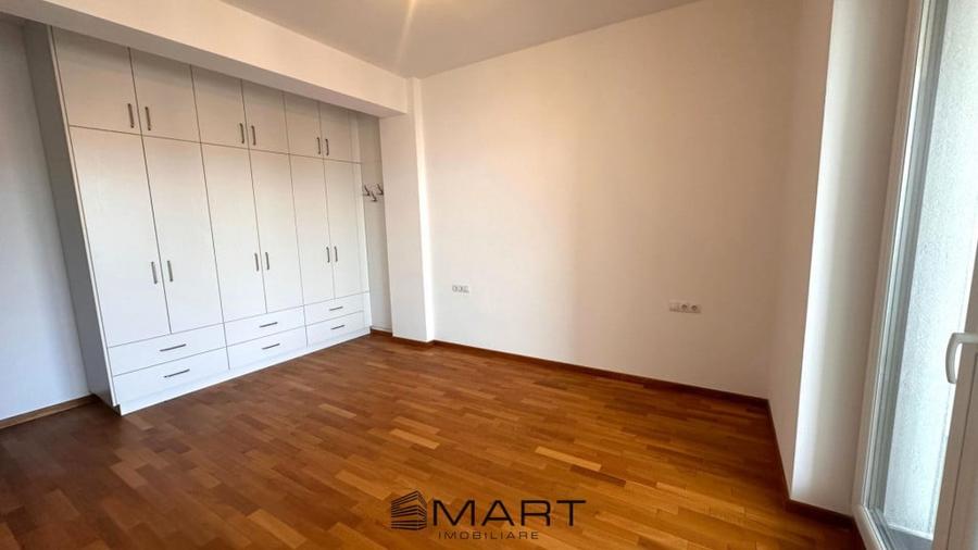 Apartament cu 4 camere decomandat în Lazaret