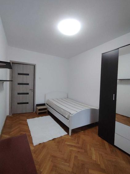 Apartament cu 3 camere decomandat în George Enescu