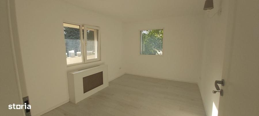 Casă cu 4 camere decomandat cu Teren 250 Mp în Băneasa