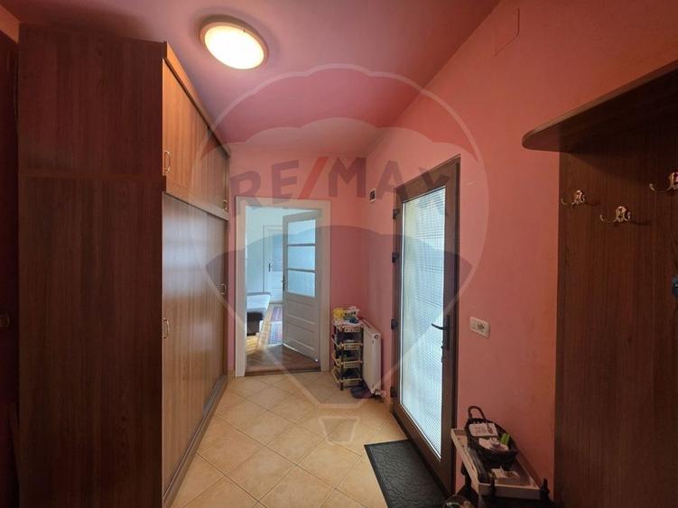 Casă individuală cu 4 camere cu Teren 647 Mp în Aradul Nou