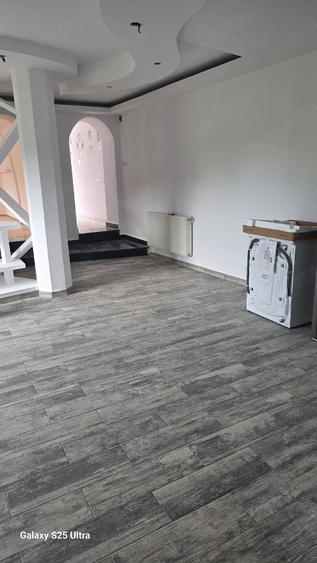 Casă cu 5 camere cu Teren 500 Mp în Horia