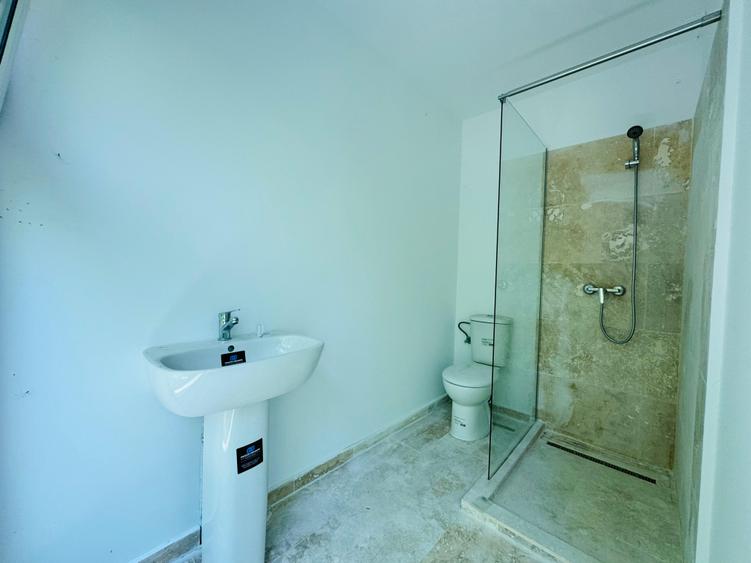 Apartament cu 3 camere semidecomandat în Vitan-Bârzești