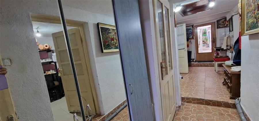 Casă individuală cu 11 camere cu Canalizare în Exterior Vest