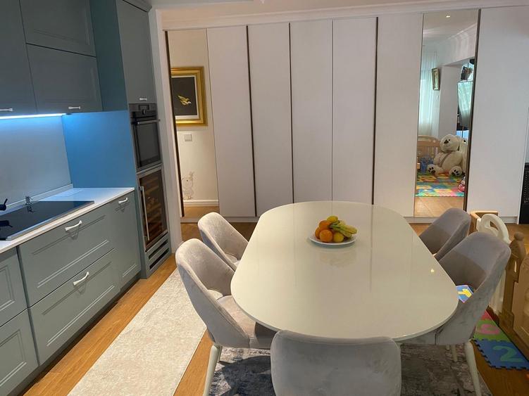 Apartament cu 4 camere decomandat în Domenii