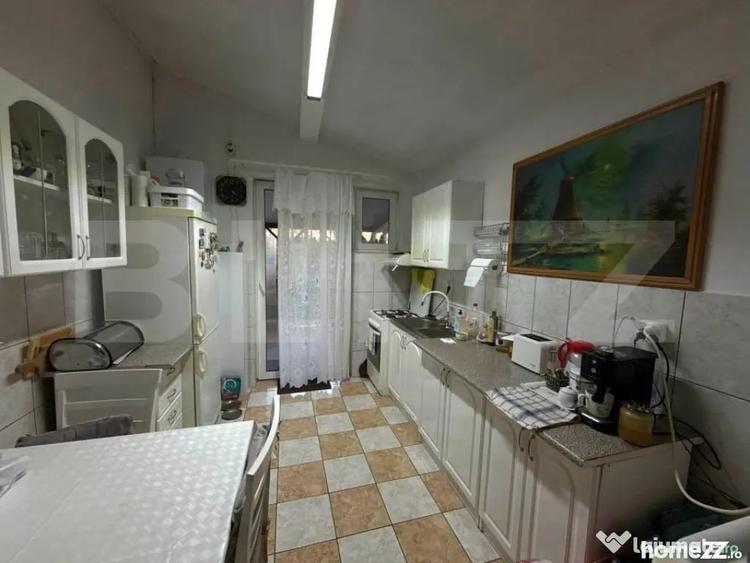Casă cu 7 camere cu Teren 776 Mp în Păulești