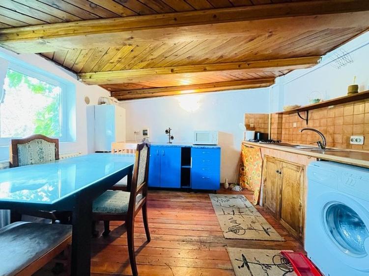 Apartament cu 5 camere nedecomandat, mobilat în Centrul Istoric