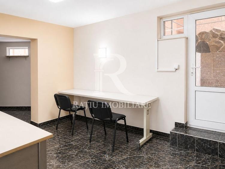 Casă cu 6 camere cu Canalizare în Rogerius