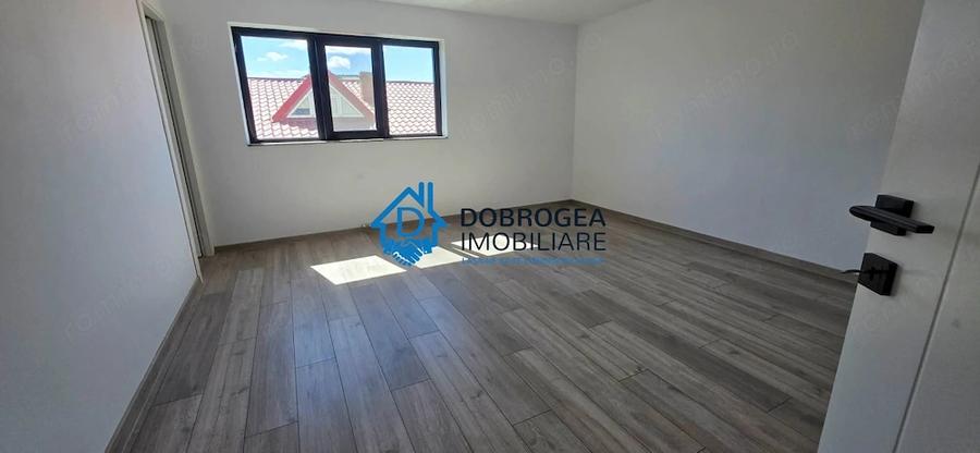 Casă cu Teren 300 Mp în Păcii
