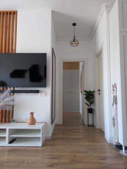 Proprietar - Vand apartament cu 2 camere si 2 locuri de parcare subterane + boxa depozitare - 4