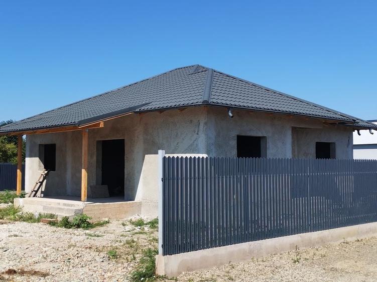 Casă cu 3 camere în Șerbănești
