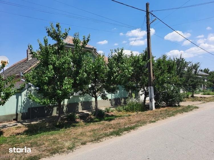 Casă cu 3 camere cu Teren 2160 Mp în Mișca