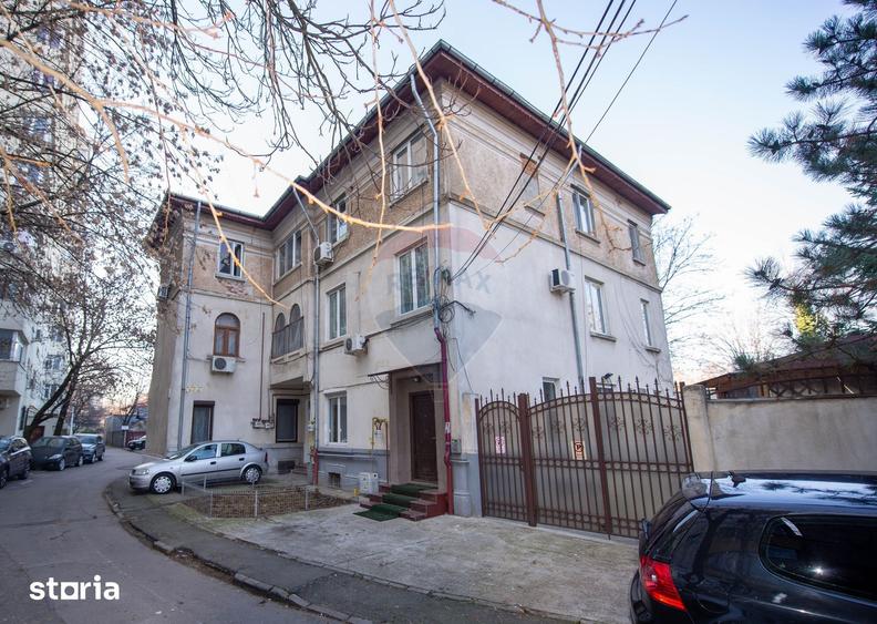 Apartament cu 2 camere nedecomandat în Grivița