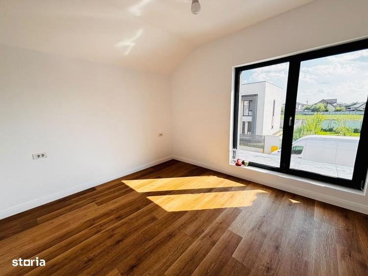 Casa de vanzare cu 4 camere - 8