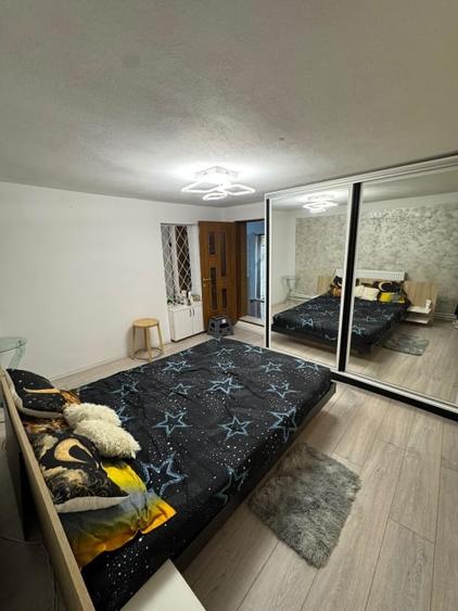 Casă individuală cu 4 camere cu Piscina în Podari