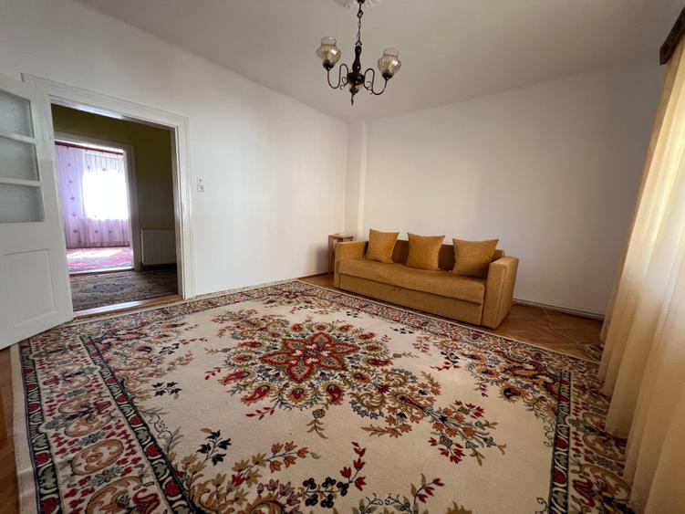 Casă individuală cu 3 camere cu Teren 230 Mp în Reșița