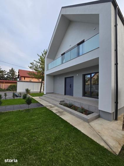 Casă cu 5 camere cu Teren 500 Mp în Crevedia