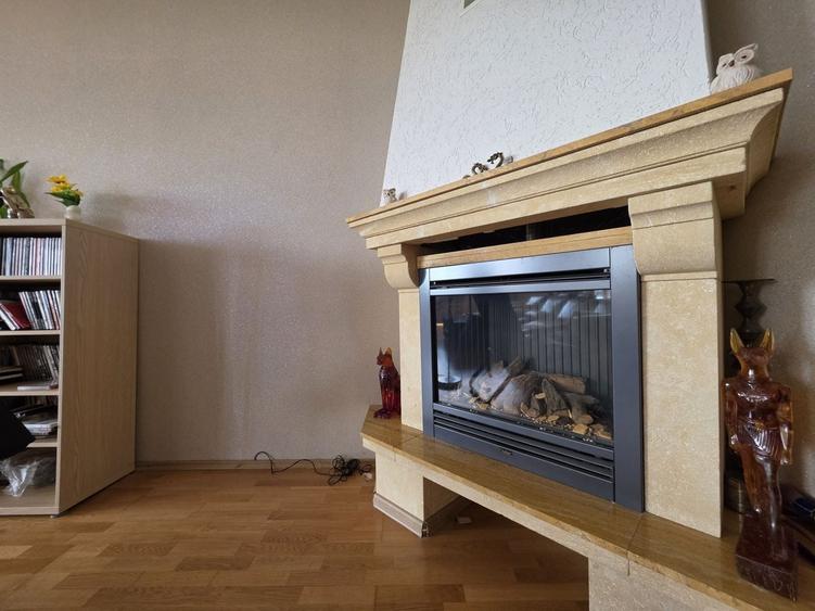 Casă individuală cu 9 camere cu Piscina în Cornu de Jos (Cornu)