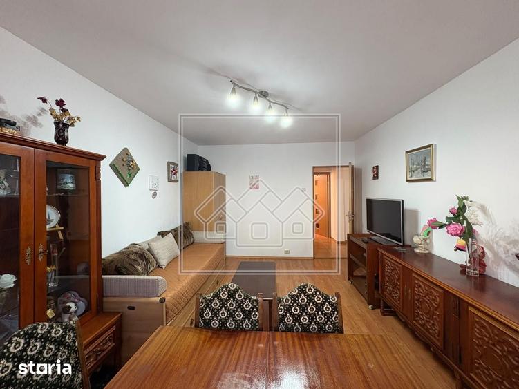 Apartament cu 2 camere decomandat în Ștrand
