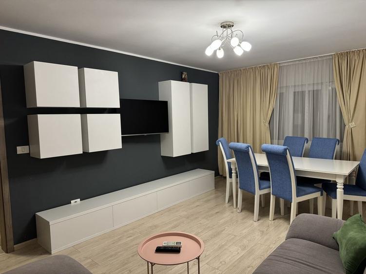 Apartament cu 3 camere decomandat în I. C. Frimu