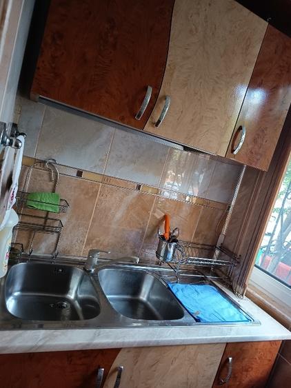 Apartament cu 3 camere decomandat, mobilat în Malu Roșu