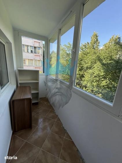 Apartament cu 3 camere decomandat, mobilat în Lacul Tei