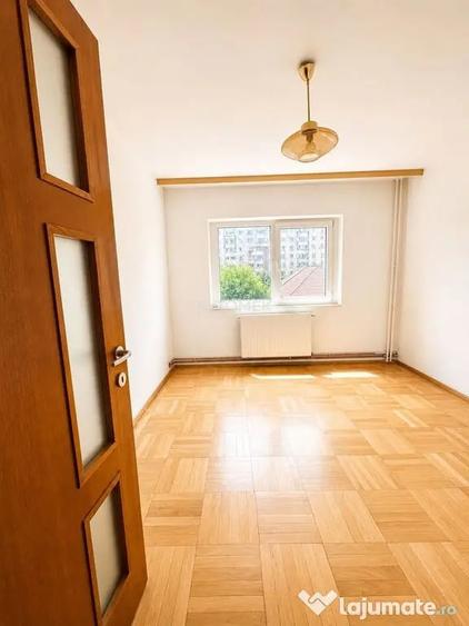 Apartament cu 4 camere decomandat în Scriitorilor