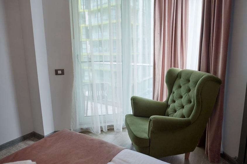 Apartament cu 3 camere decomandat în Mamaia-Sat