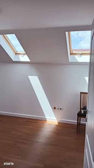 Casă cu 5 camere cu Teren 220 Mp în Central