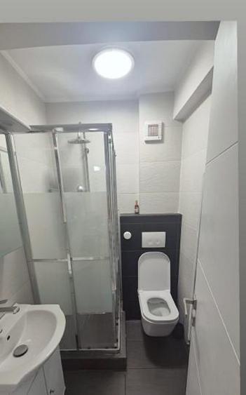 Apartament cu 3 camere decomandat, mobilat în Inel II