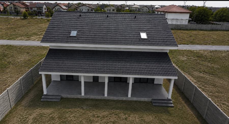 Duplex cu 4 camere cu Canalizare în Moșnița Nouă