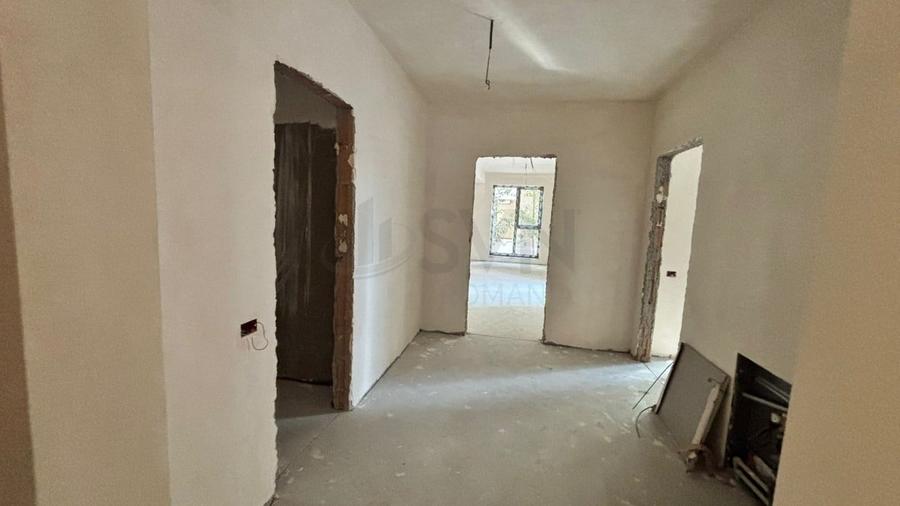 Apartament cu 4 camere decomandat în Aviației