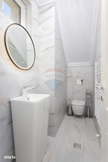 Casă cu 5 camere cu Teren 1000 Mp în Central