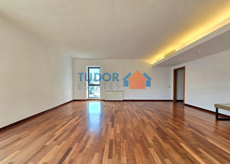 Apartament cu 4 camere decomandat, mobilat în Șoseaua Nordului