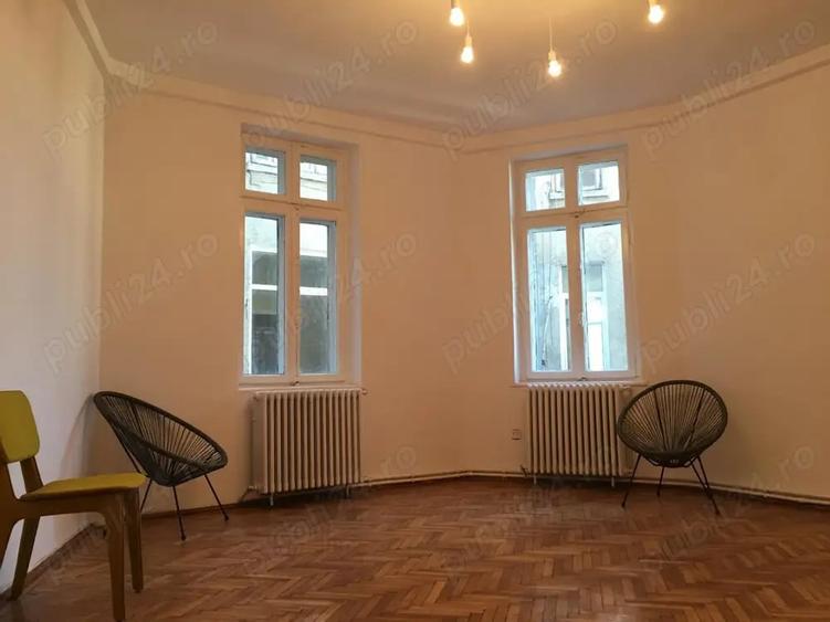 Apartament cu 4 camere decomandat în Central