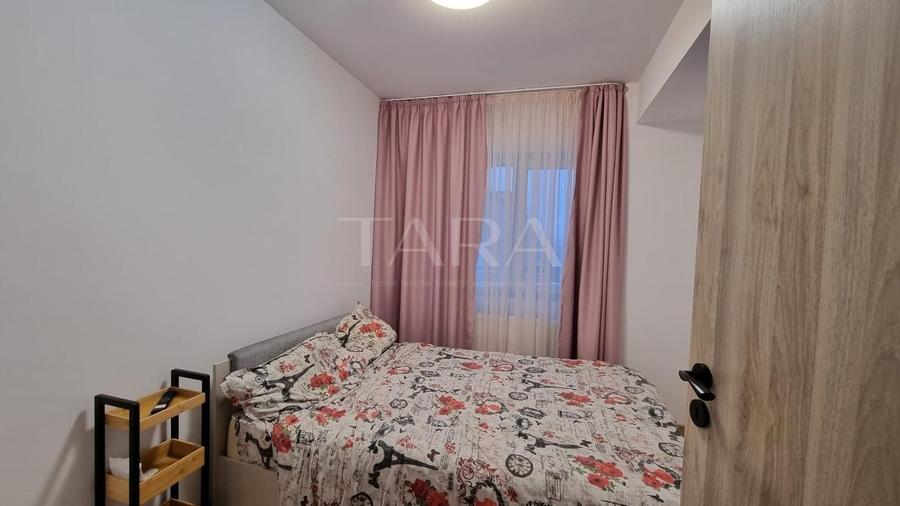 Apartament cu 3 camere decomandat în Florești